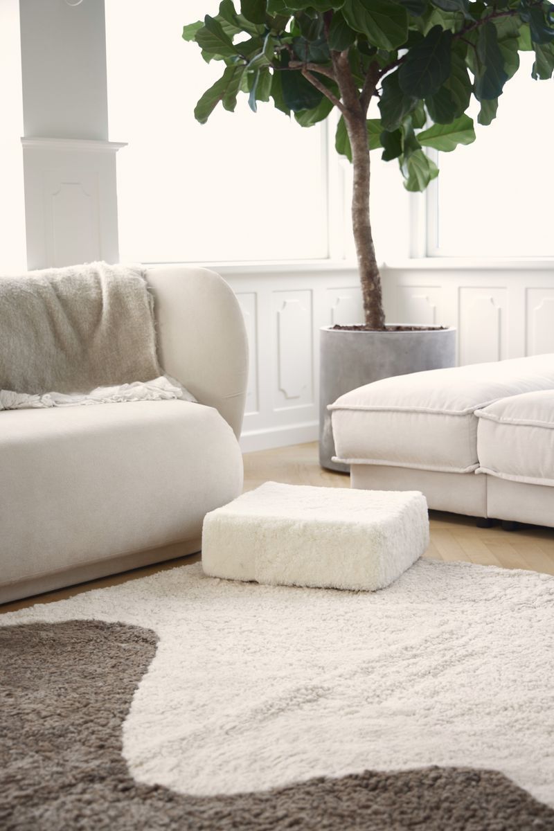 Natures Collection Short Wool Curly Sheepskin Pouf