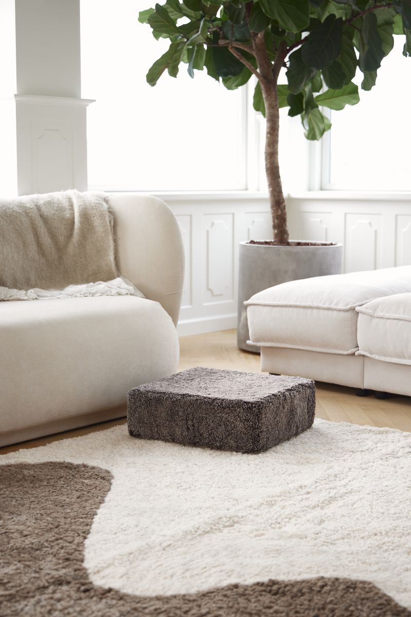 Natures Collection Short Wool Curly Sheepskin Pouf