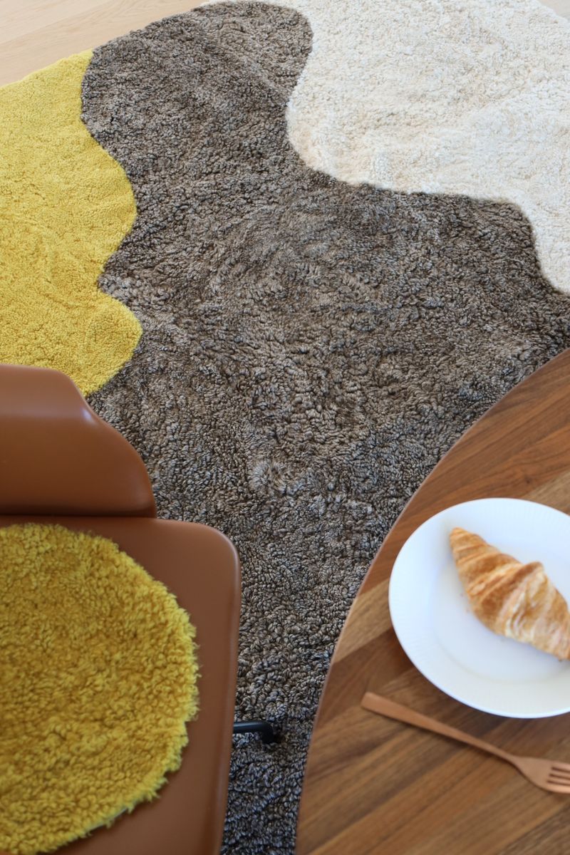 Natures Collection Short Wool Curly Sheepskin River Design Rug