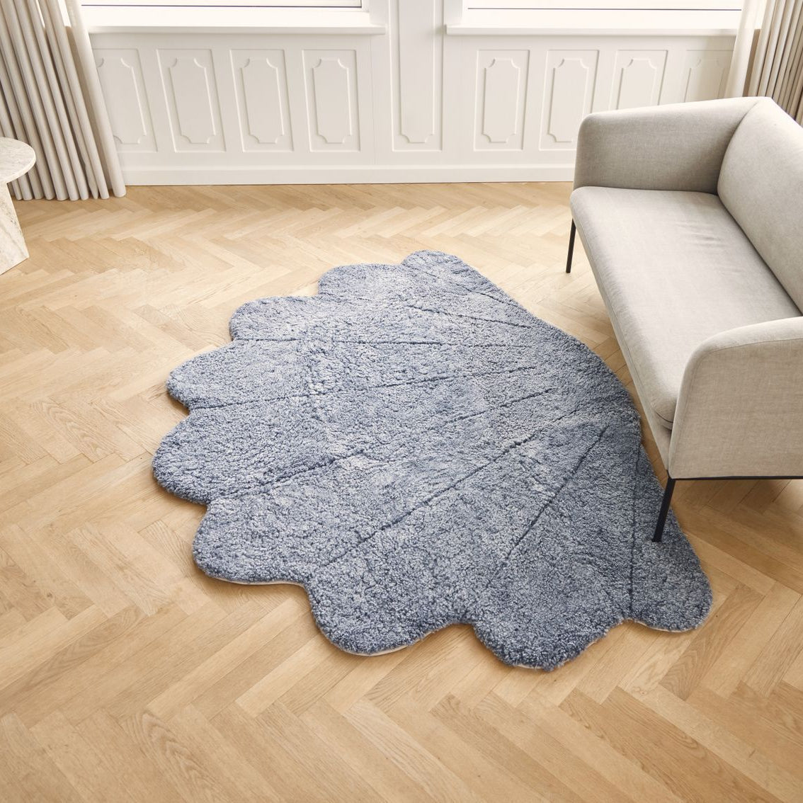 Natures Collection Short Wool Curly Sheepskin Shell Design Rug | 210x150 cm