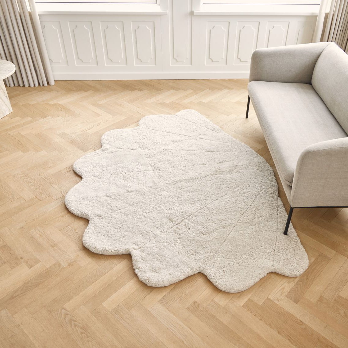 Natures Collection Short Wool Curly Sheepskin Shell Design Rug | 210x150 cm