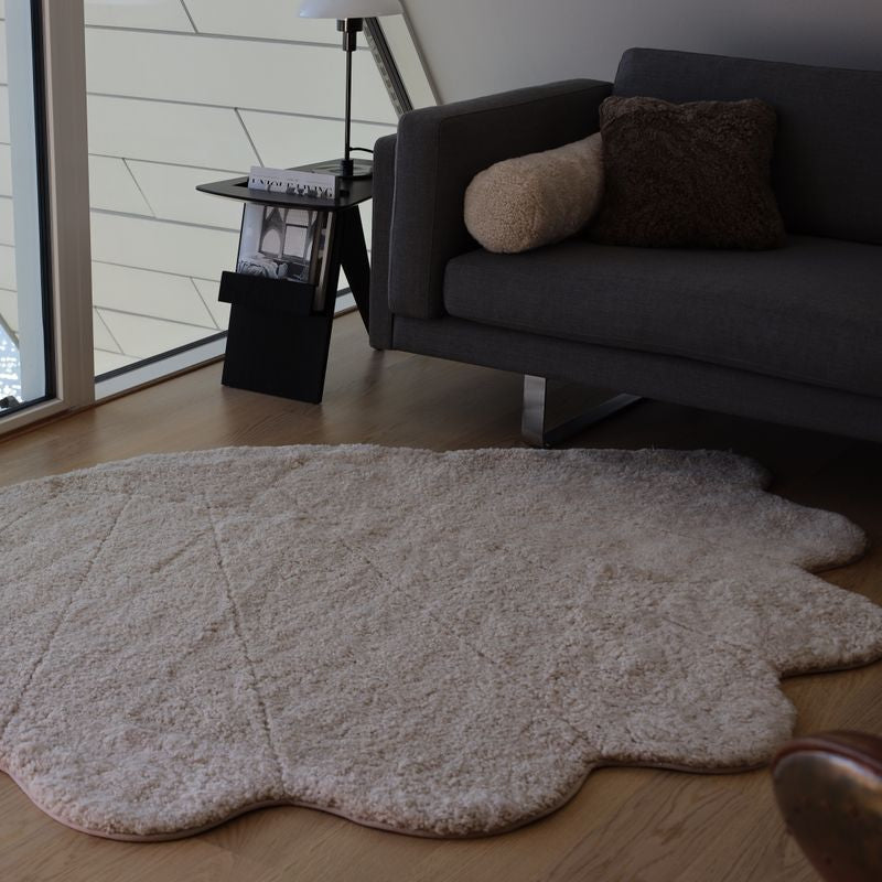 Natures Collection Short Wool Curly Sheepskin Shell Design Rug | 210x150 cm