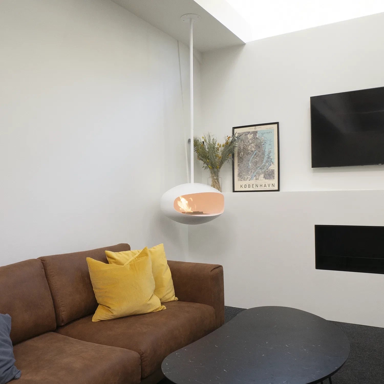 Cocoon Fires Cocoon Aeris - White with a White Pole