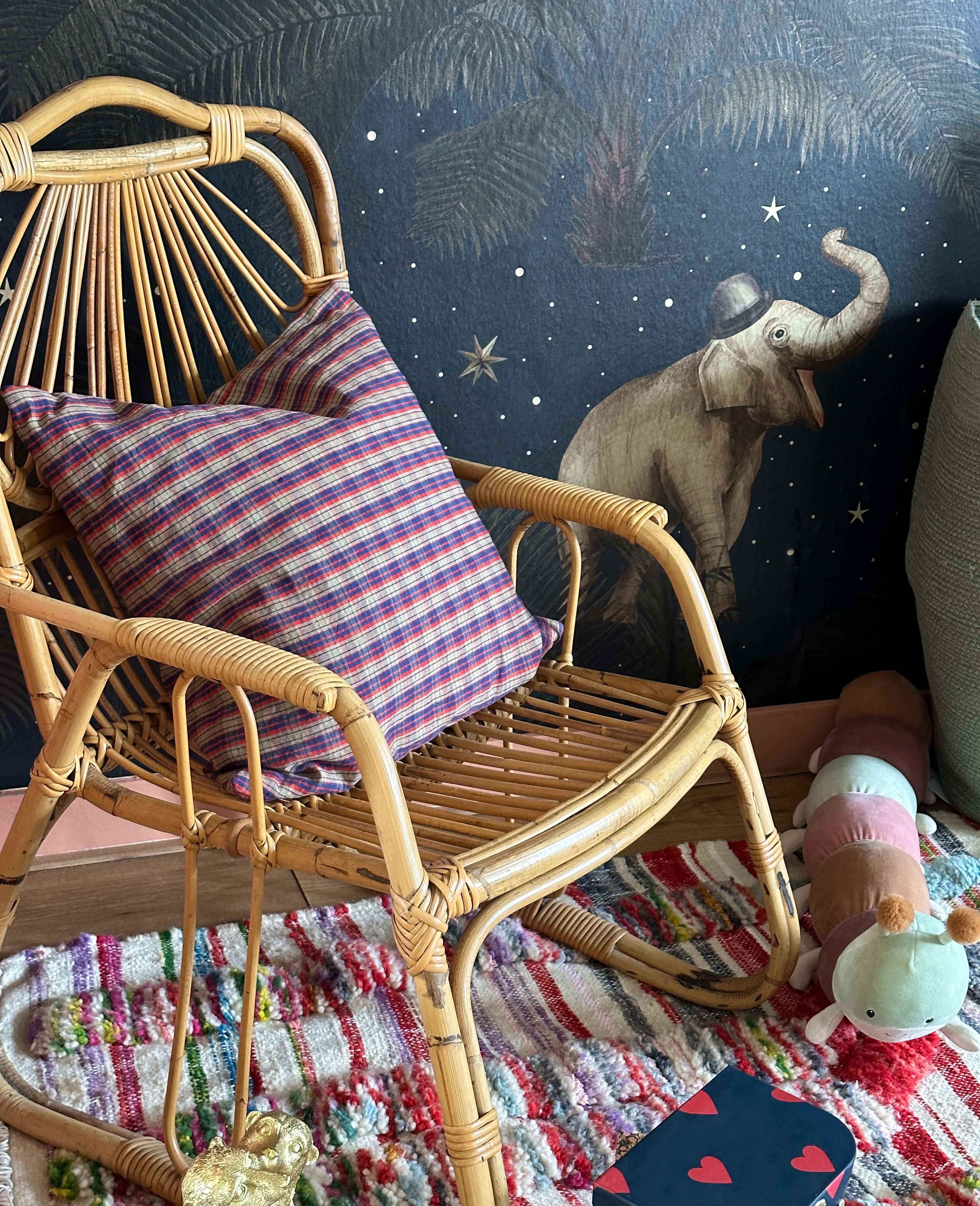 Creative Lab Amsterdam Oliver Teddy Wallpaper Mural-Beaumonde