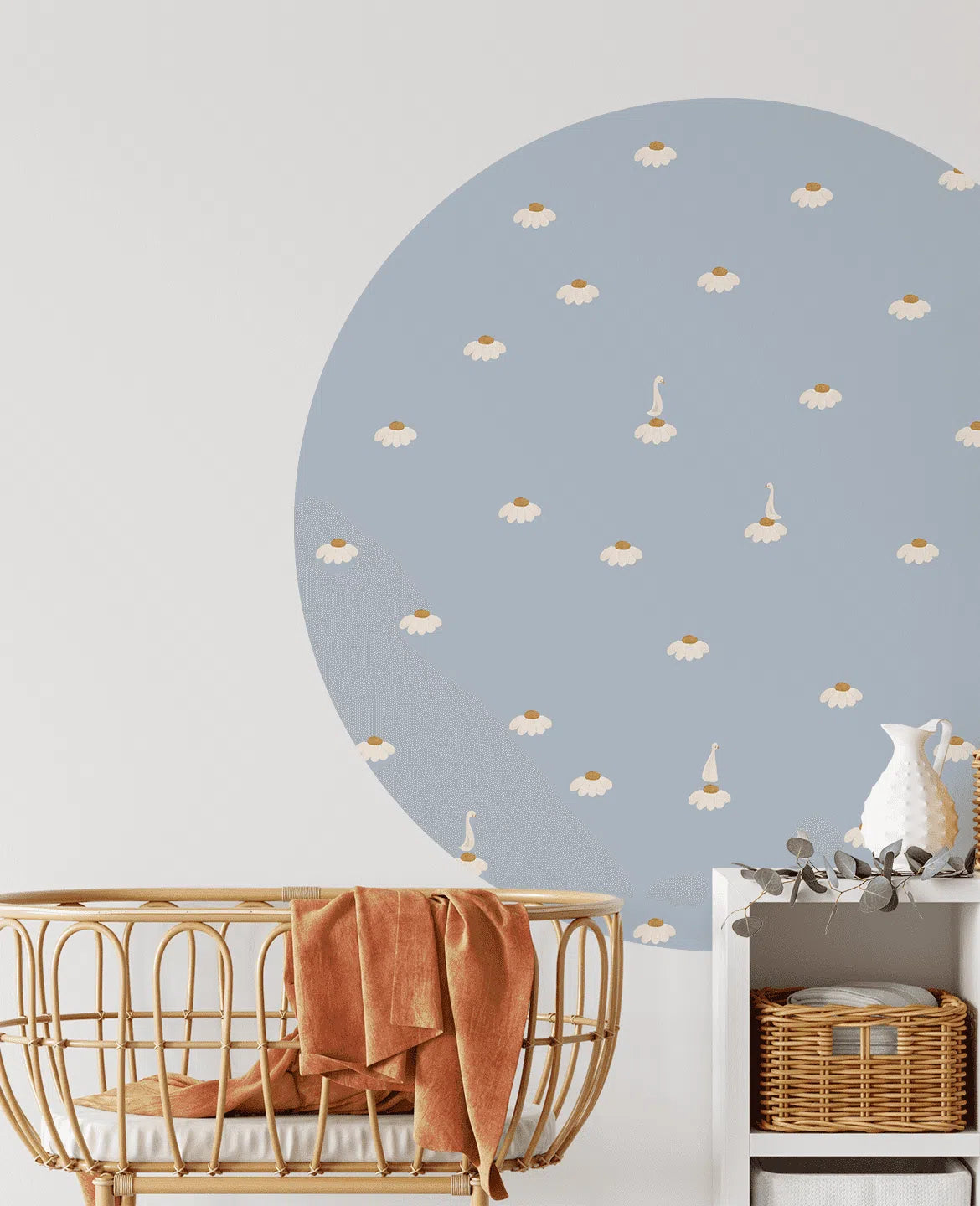Creative Lab Amsterdam Sweet Camomile Sky Blue Wallpaper Circle-Beaumonde