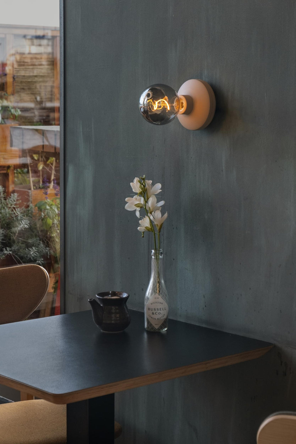Humble Bee Rechargeable Wall Light-Smoked-Gold-Beaumonde