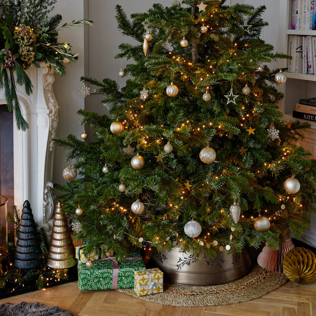 Ivyline Galvanised Cut Out Mistletoe Tree Skirt D67cm H25cm