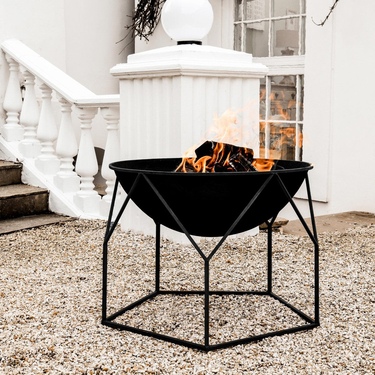 Ivyline Outdoor Buckingham Fire Pit