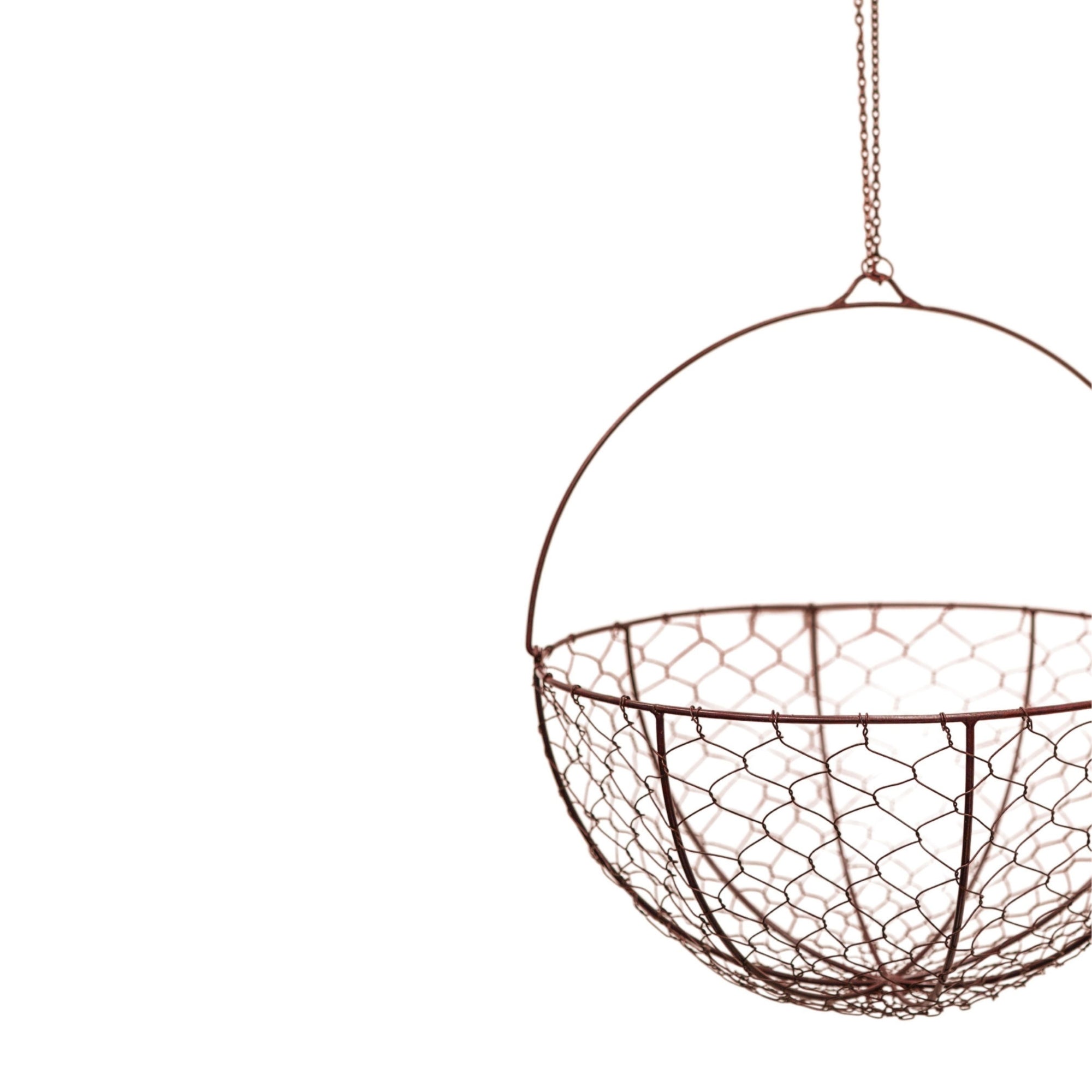 Ivyline Outdoor Hanging Wired Netted Basket-Beaumonde