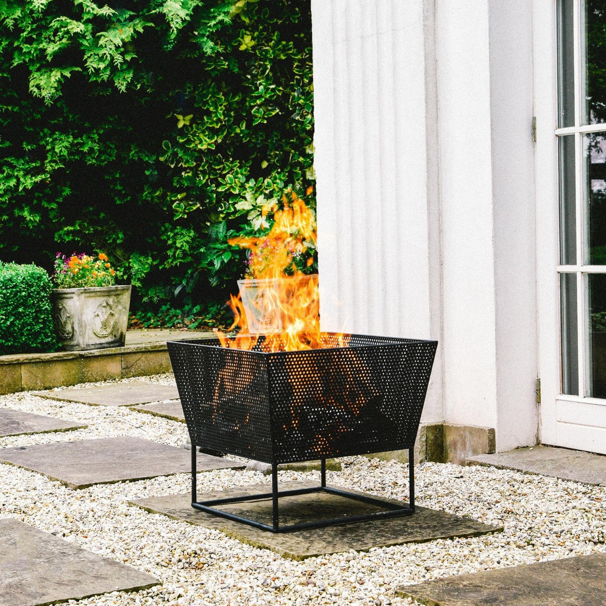 Ivyline Outdoor Norfolk Fire Pit-Beaumonde