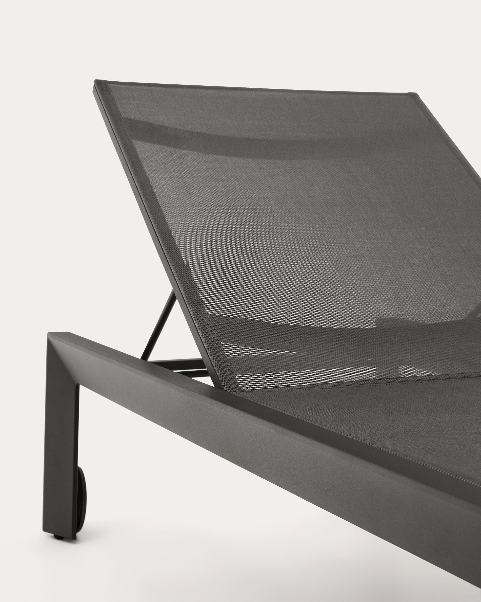 Kave Home Canutells Aluminium Sun Lounger-Beaumonde