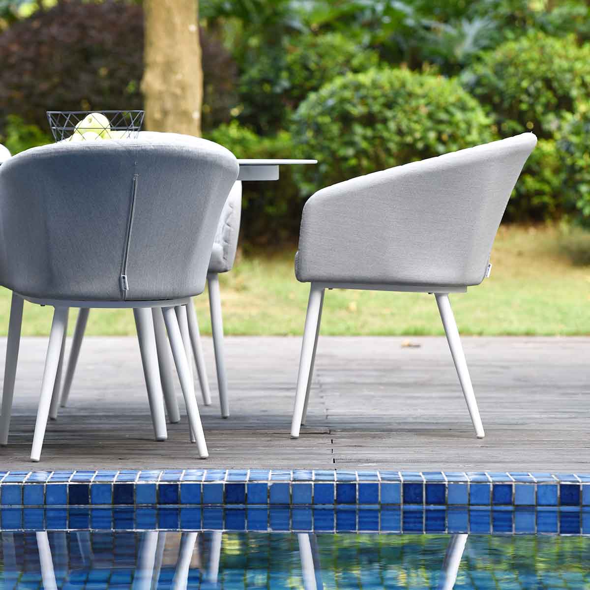 Maze Ambition 6 Seat Oval Dining Set