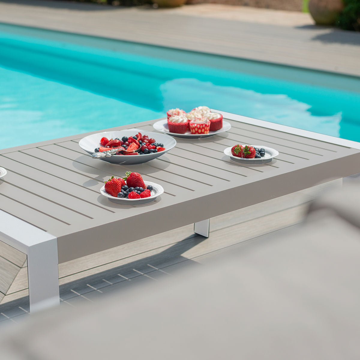 Maze New York U-Shaped Sofa Set