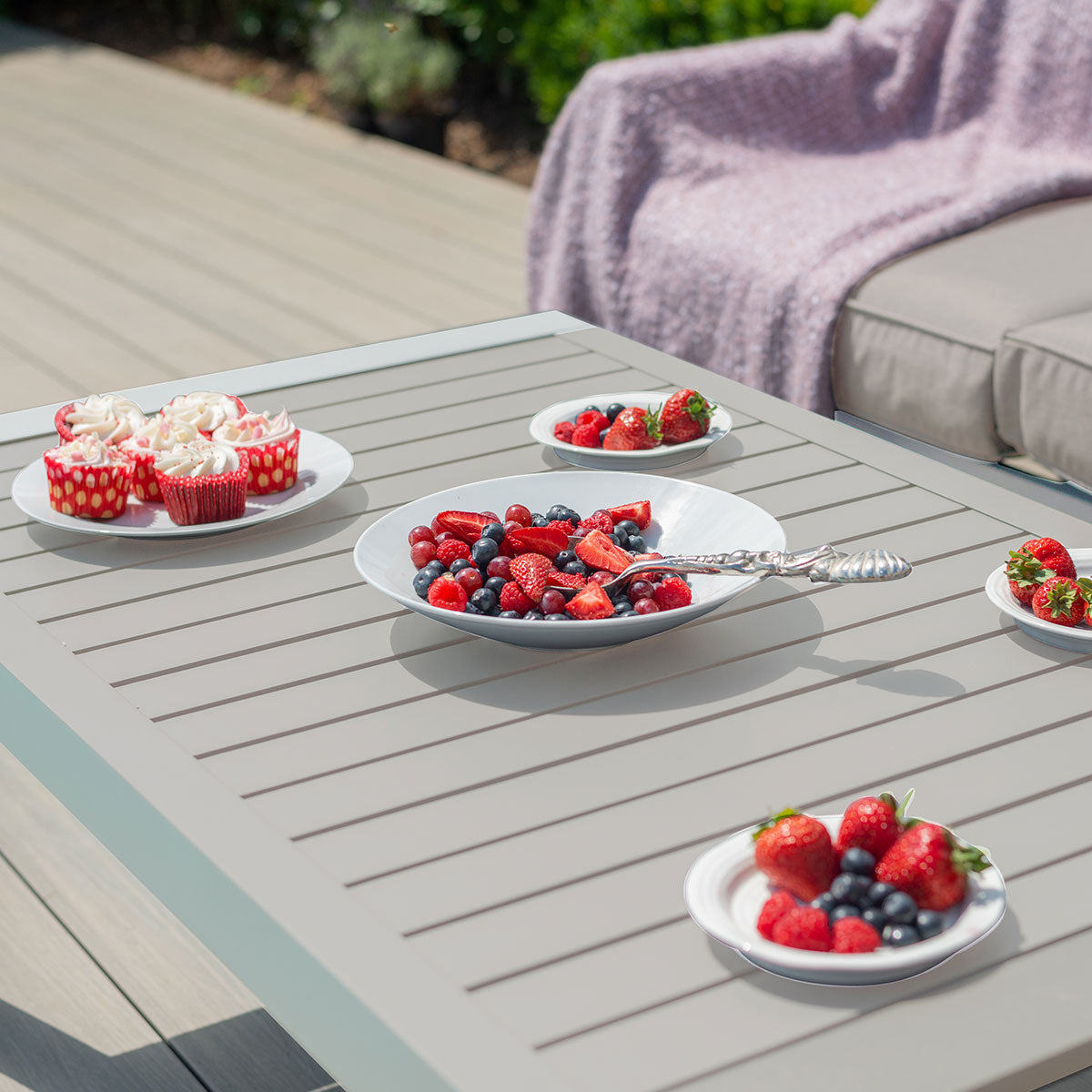 Maze New York U-Shaped Sofa Set