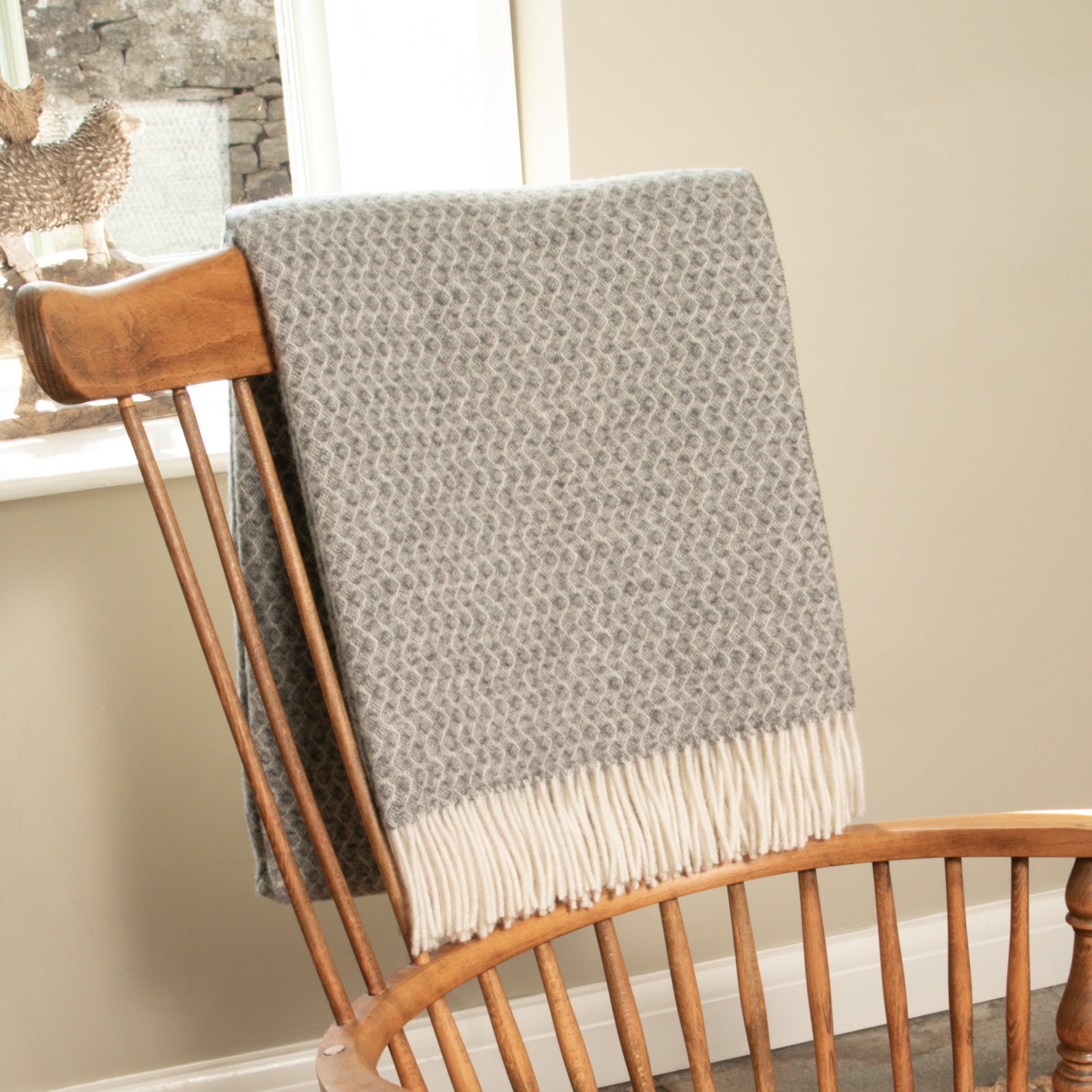 Native Home & Lifestyle Hoop Pattern Wool Blanket-Beaumonde