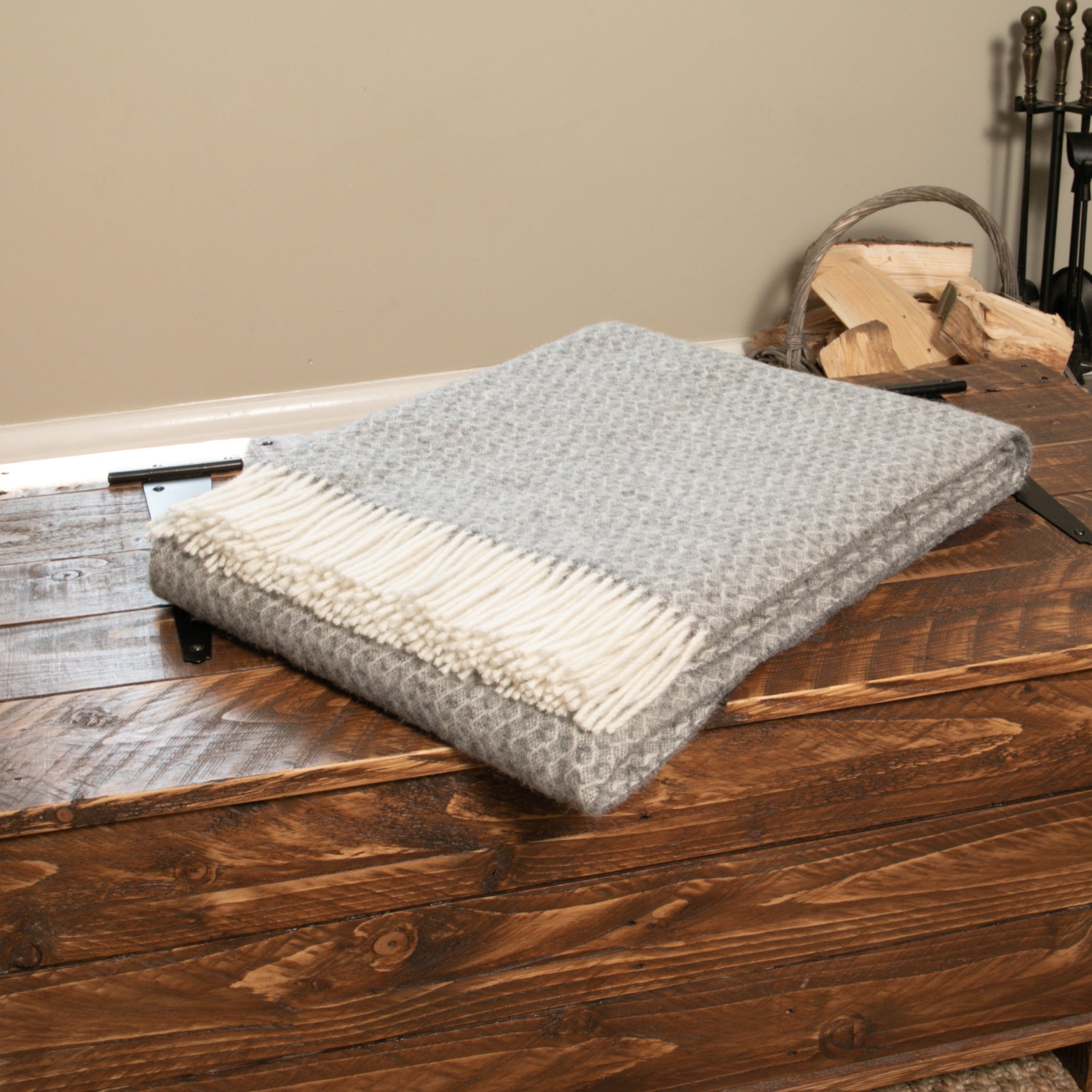 Native Home & Lifestyle Hoop Pattern Wool Blanket-Beaumonde