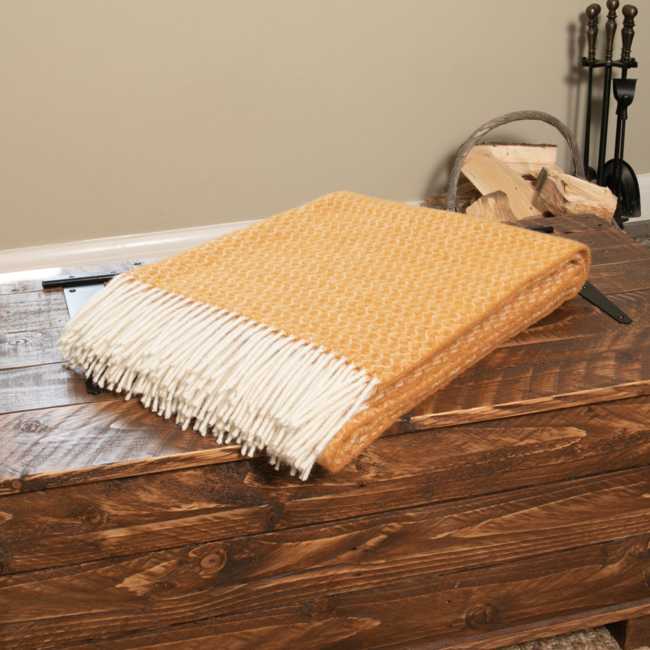 Native Home & Lifestyle Hoop Pattern Wool Blanket-Beaumonde