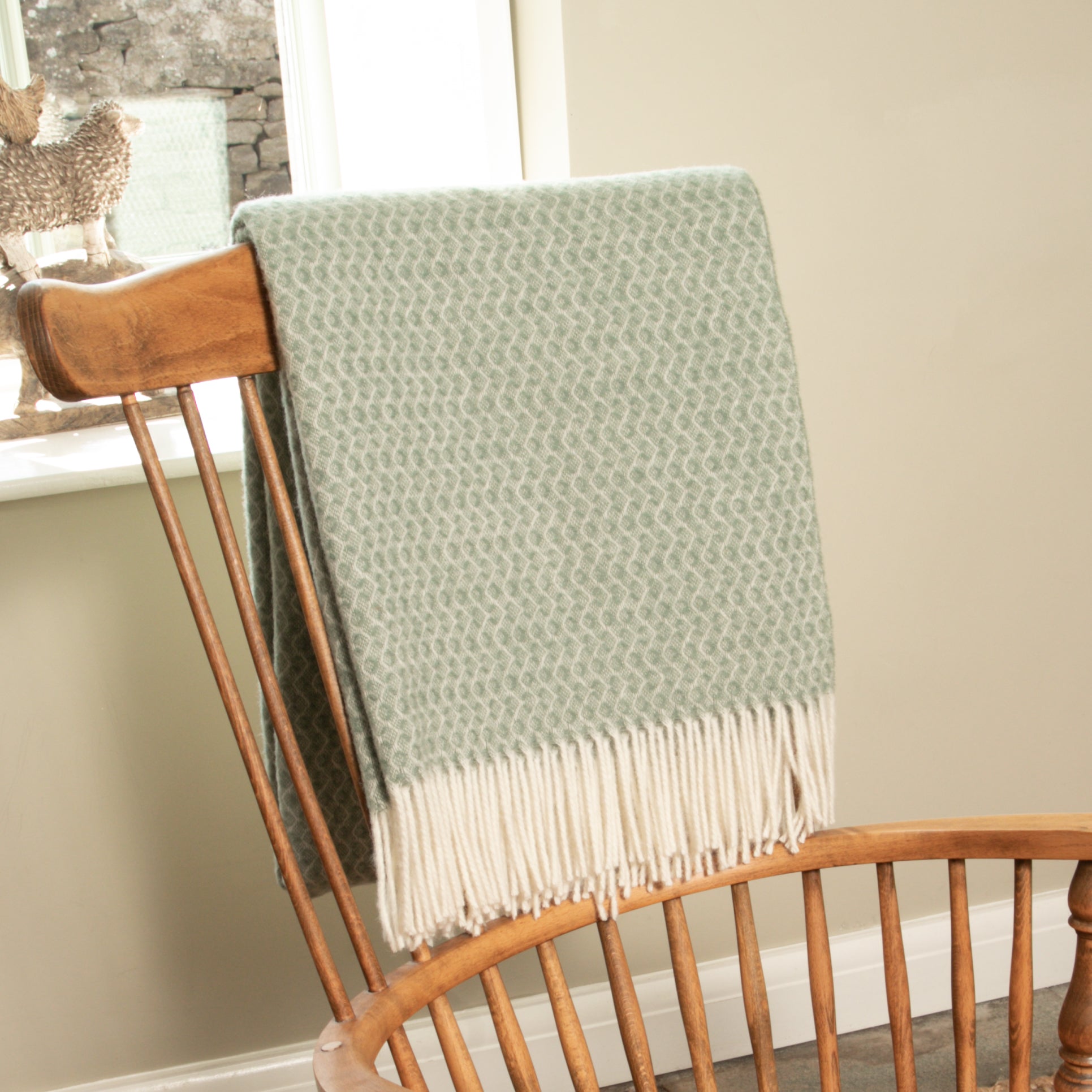 Native Home & Lifestyle Hoop Pattern Wool Blanket-Beaumonde