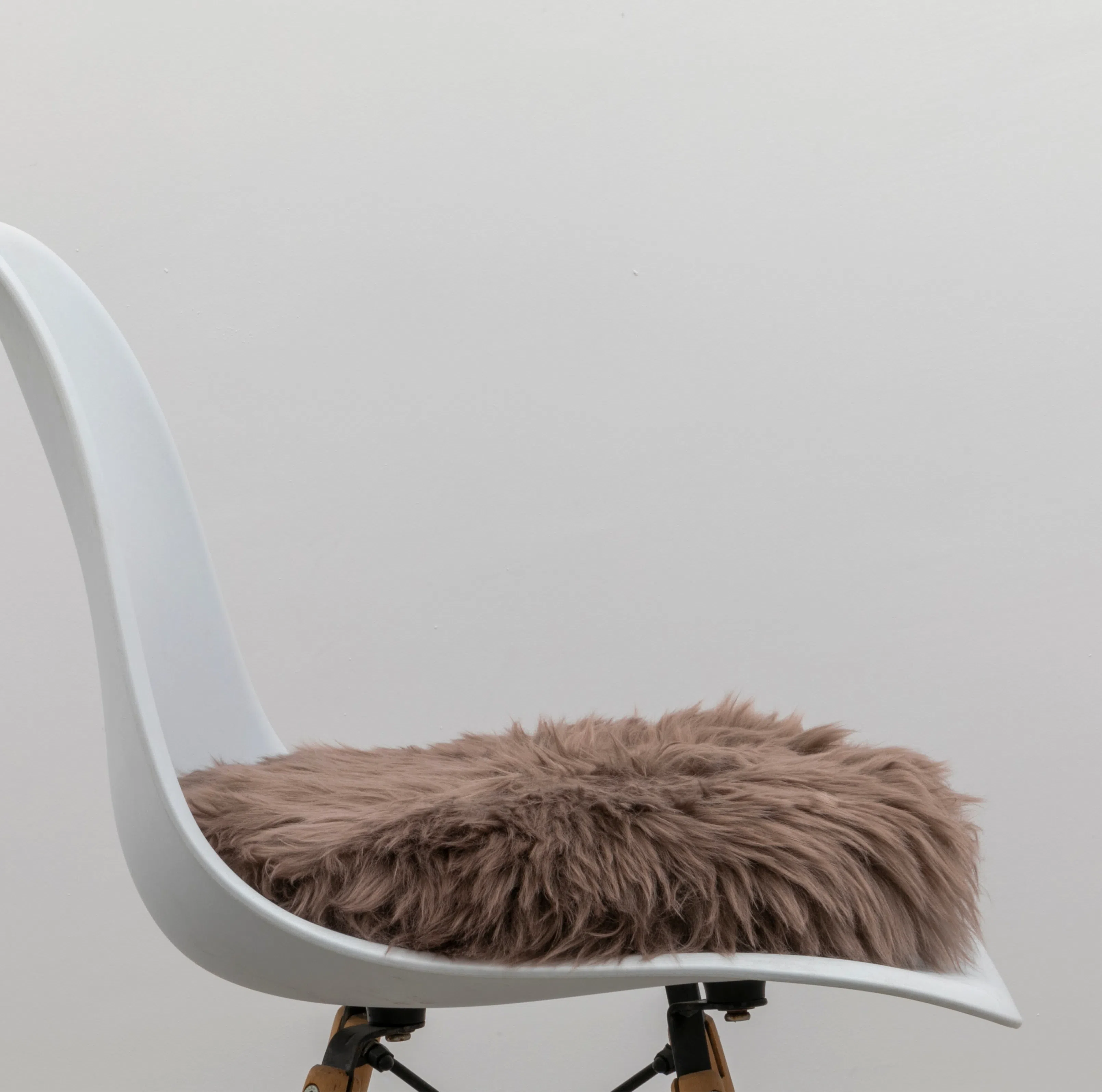 Native Home Round Sheepskin Chair Pad-Beaumonde