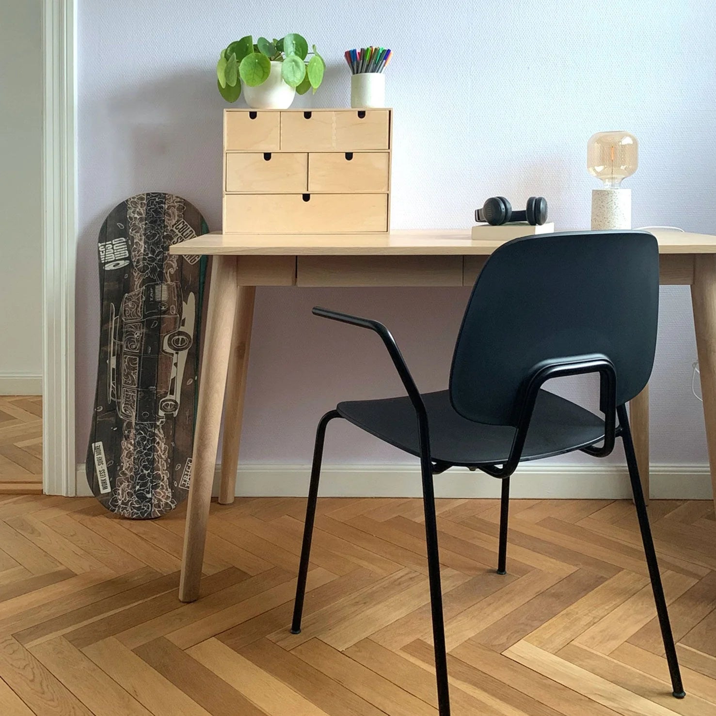 Wehlers R.U.M. Armrest Chair - Keyboard Black-Beaumonde