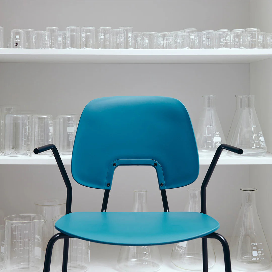 Wehlers R.U.M. Armrest Chair - Pharma Blue-Beaumonde