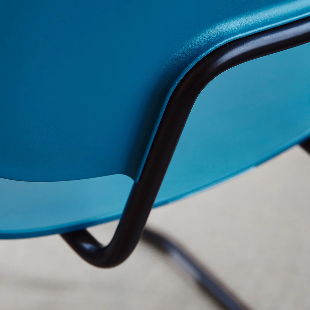 Wehlers R.U.M. Sledge Chair - Pharma Blue-Beaumonde